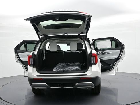 New 2026 Ford Explorer Platinum image 34