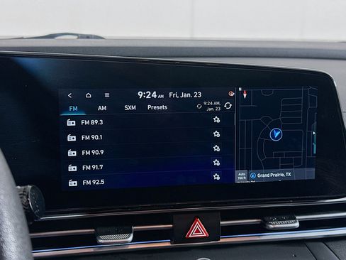 Used 2024 Hyundai Elantra SEL image 21