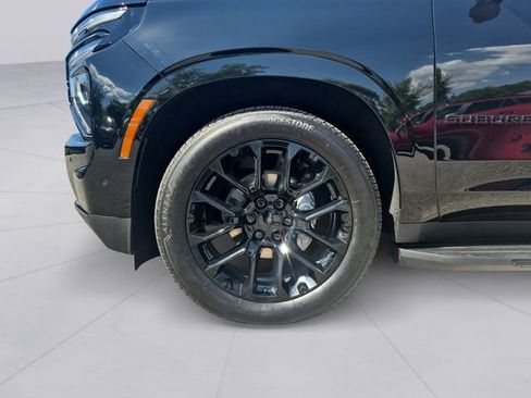 Certified 2025 Chevrolet Suburban RST w/ Advanced Technology Package AWD/4WD image 9