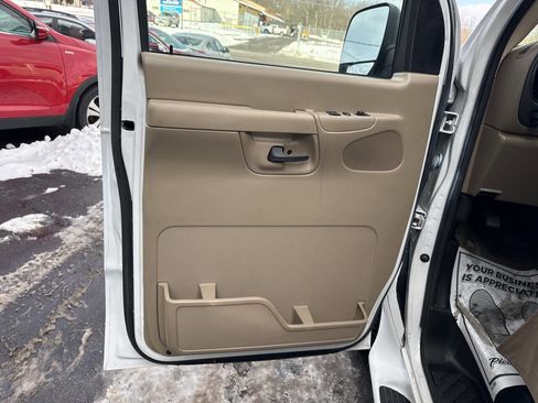Used 2003 Ford E-150 and Econoline 150 image 14