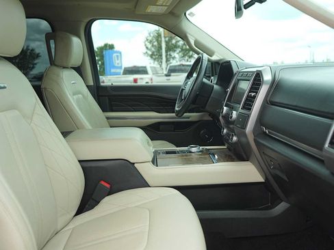Used 2021 Ford Expedition Platinum RWD image 15