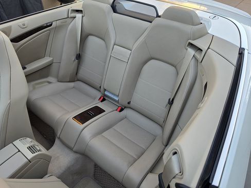 Used 2013 Mercedes-Benz E 350 Cabriolet image 31