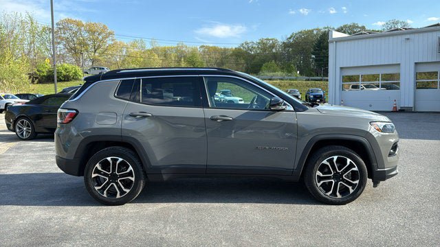 Used 2022 Jeep Compass Limited w/ Sun and Sound Group AWD/4WD image 5