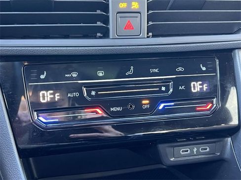 Used 2025 Volkswagen Jetta Sport image 30