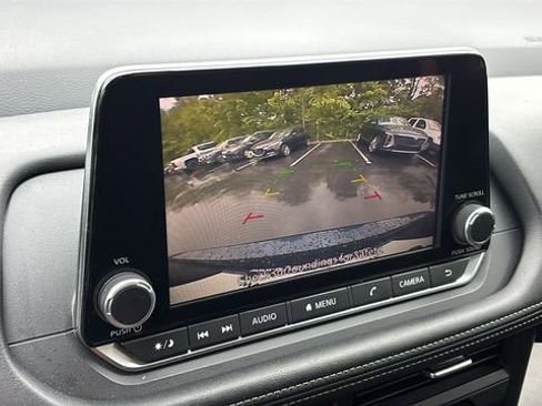 Used 2025 Nissan Rogue SV AWD/4WD image 20