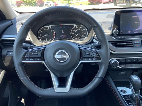 Used 2023 Nissan Altima 2.5 SR AWD/4WD image 15