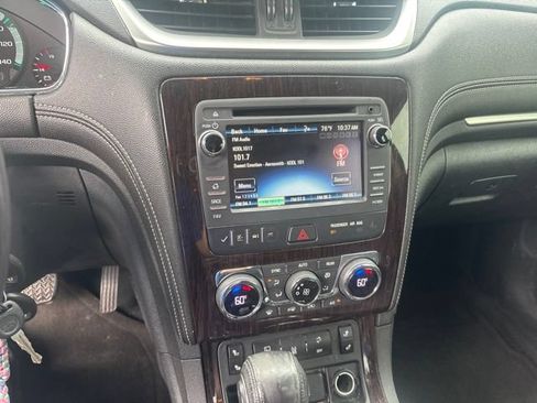 Used 2017 Chevrolet Traverse LT FWD image 7