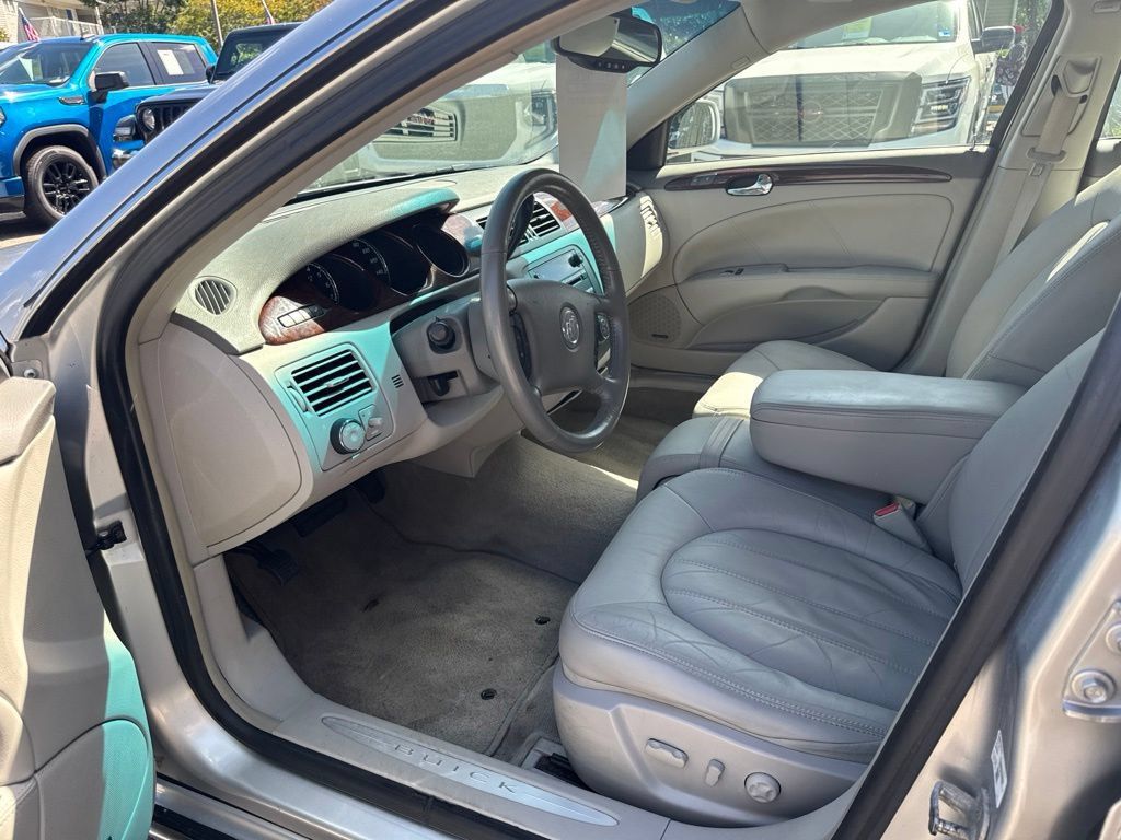 Used 2010 Buick Lucerne CXL FWD image 11