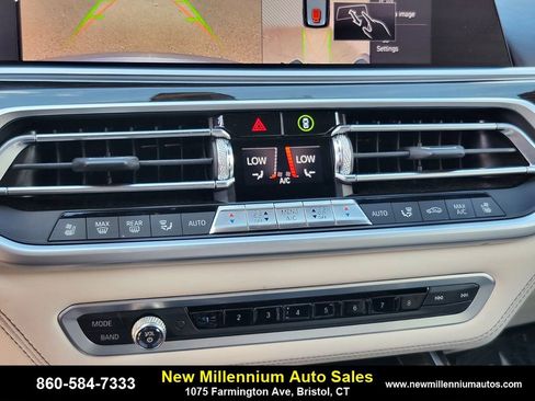 Used 2020 BMW X7 M50i w/ Executive Package image 26