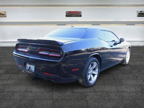 Used 2018 Dodge Challenger SXT RWD image 7