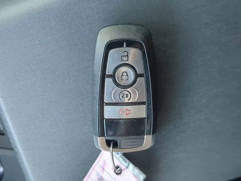 Used 2023 Ford Bronco Wildtrak image 40