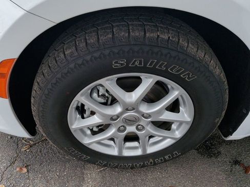 Used 2022 Chrysler Pacifica Touring-L image 10