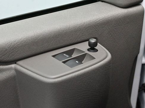 Used 2025 Chevrolet Express 3500 LT w/ LT Preferred Equipment Group image 10