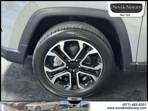 Used 2022 Jeep Compass Limited w/ Sun and Sound Group AWD/4WD image 9