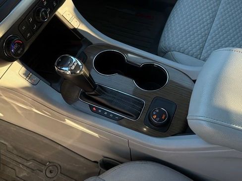 Used 2019 GMC Acadia SLE w/ LPO, Floor Liner Package image 30