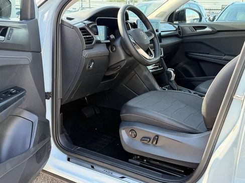 Certified 2026 Volkswagen Taos SE FWD image 13