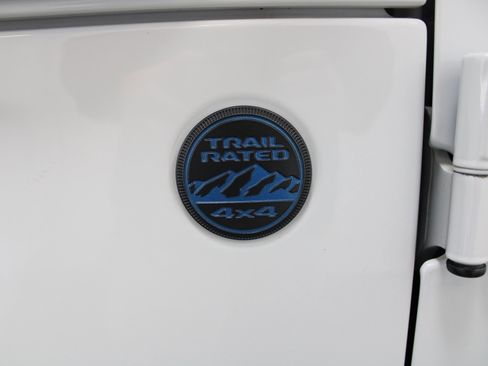 Used 2023 Jeep Wrangler Unlimited image 29