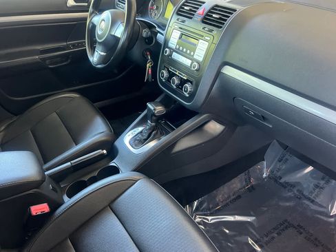 Used 2010 Volkswagen Jetta Limited Edition w/ California Edition Pkg FWD image 16