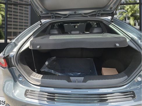 New 2026 MAZDA MAZDA3 2.5 S Hatchback w/ Premium Pkg FWD image 19