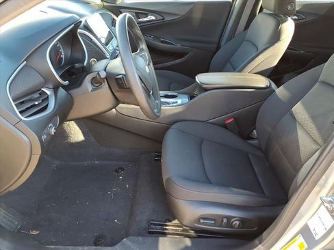 Used 2024 Chevrolet Malibu LT image 11