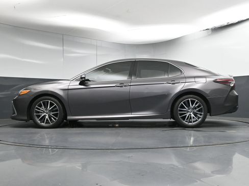 Used 2023 Toyota Camry XLE image 30