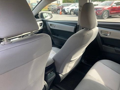 Used 2015 Toyota Corolla LE FWD image 31
