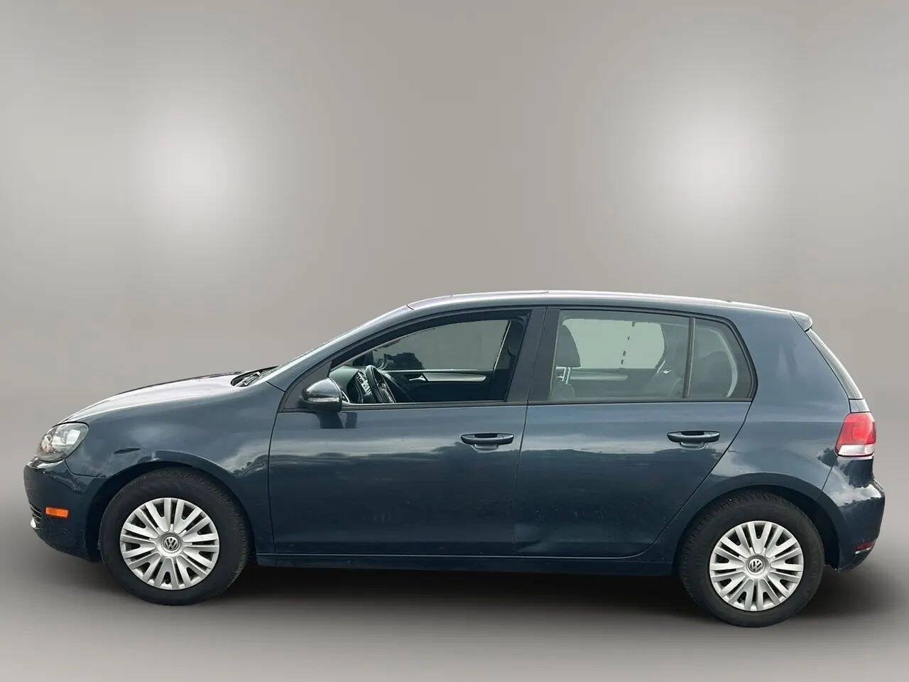 Used 2013 Volkswagen Golf 4-Door FWD image 4