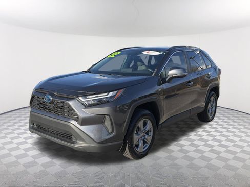 Certified 2022 Toyota RAV4 XLE w/ Convenience Package image 3