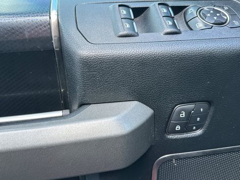 Used 2018 Ford F150 Raptor w/ Equipment Group 802A Luxury AWD/4WD image 11