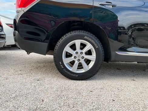 Used 2011 Toyota Highlander 2WD w/ Tech Pkg image 42