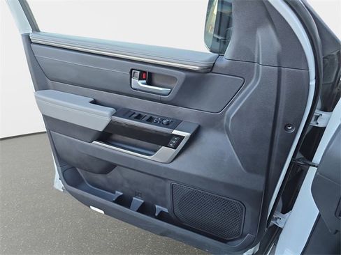 Used 2023 Toyota Sequoia Limited image 31