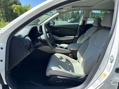 Certified 2025 Honda Accord SE image 13
