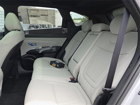 New 2025 Hyundai Tucson Limited image 16