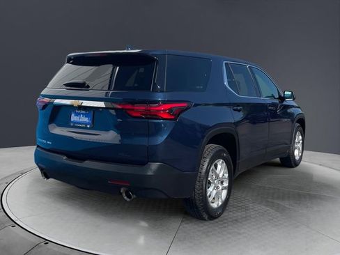 Used 2023 Chevrolet Traverse LS AWD/4WD image 3