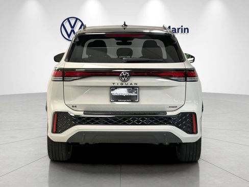 New 2026 Volkswagen Tiguan SE R-Line AWD/4WD image 4