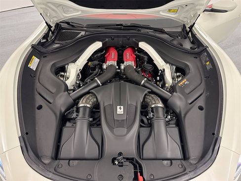 Used 2023 Ferrari Roma image 32
