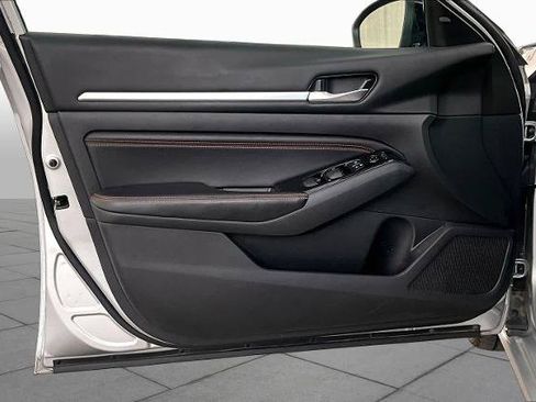 Certified 2023 Nissan Altima 2.5 SR FWD image 21
