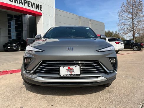 Used 2025 Buick Envista Preferred image 3