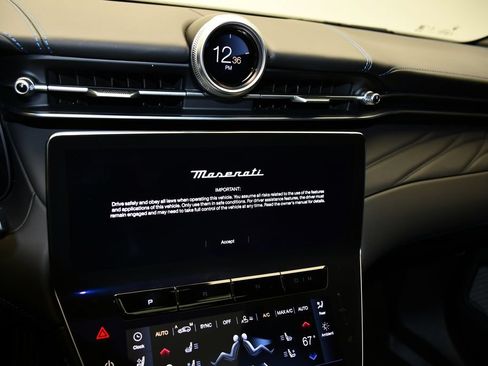 Used 2023 Maserati Grecale Modena AWD/4WD image 34
