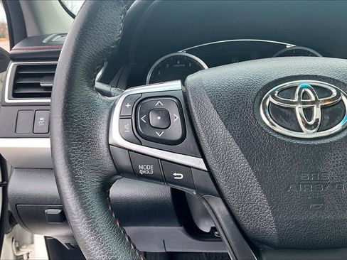 Used 2017 Toyota Camry image 11