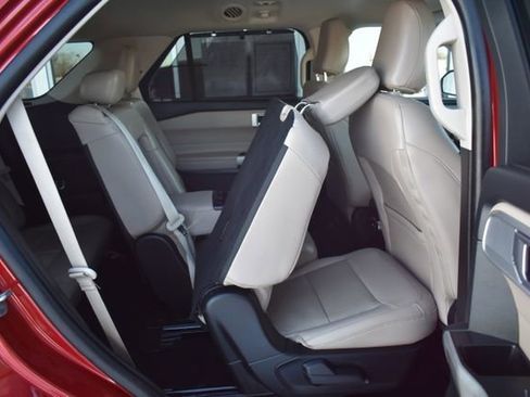 Used 2023 Ford Explorer Limited image 42