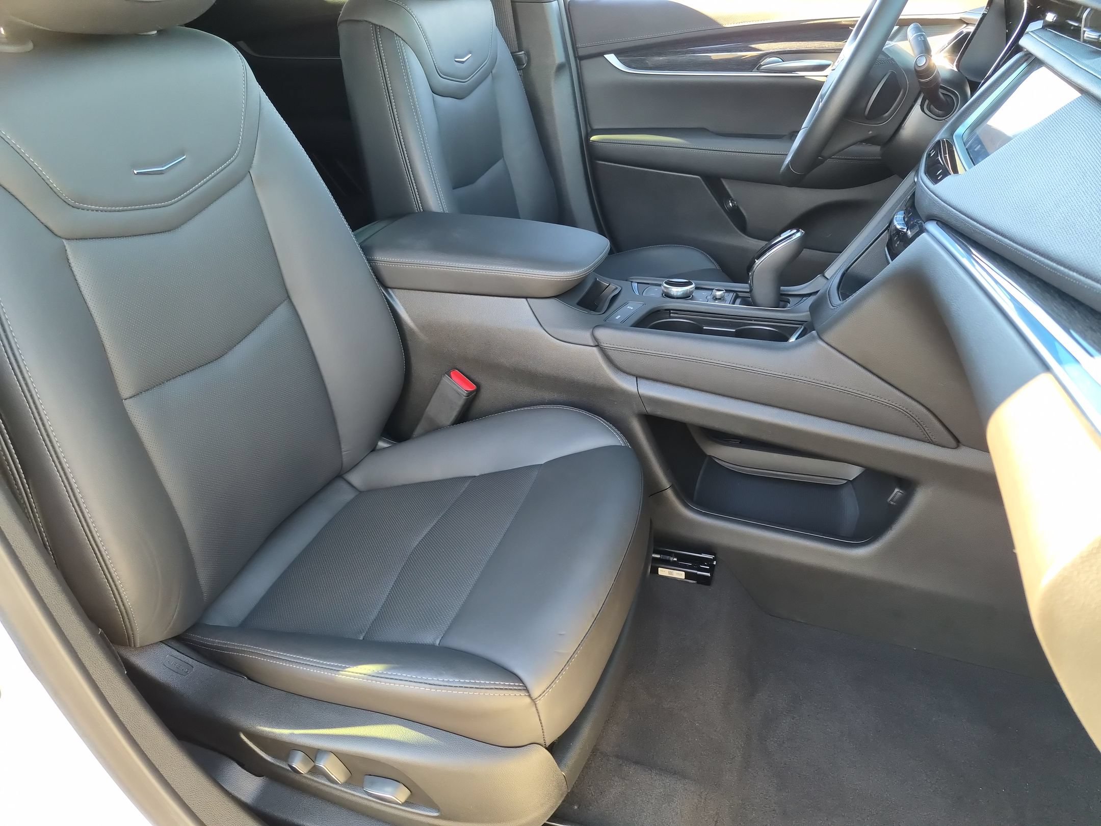 Certified 2023 Cadillac XT5 Premium Luxury FWD image 28