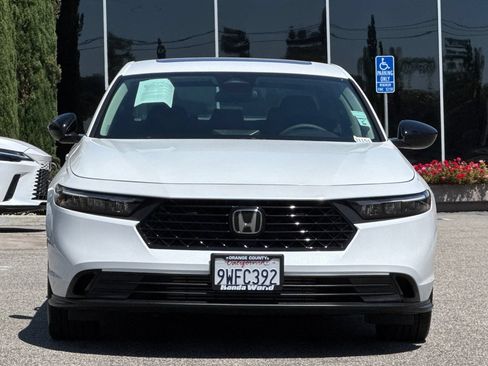 Certified 2025 Honda Accord SE image 9