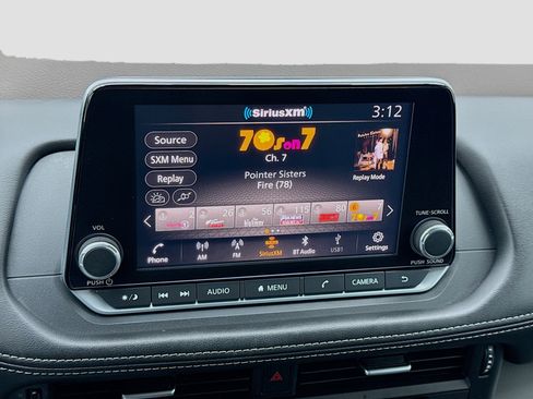 Used 2021 Nissan Rogue S image 11