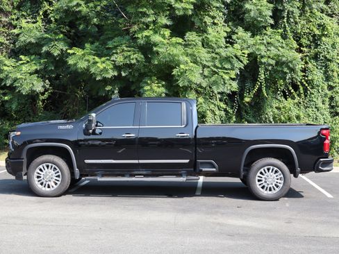 Used 2024 Chevrolet Silverado 3500 High Country w/ Technology Package AWD/4WD image 6