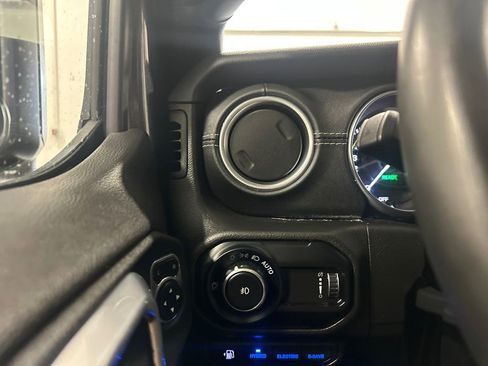 Used 2023 Jeep Wrangler Unlimited Sahara w/ Cold Weather Group image 18