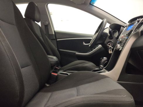 Used 2016 Hyundai Elantra GT FWD image 21