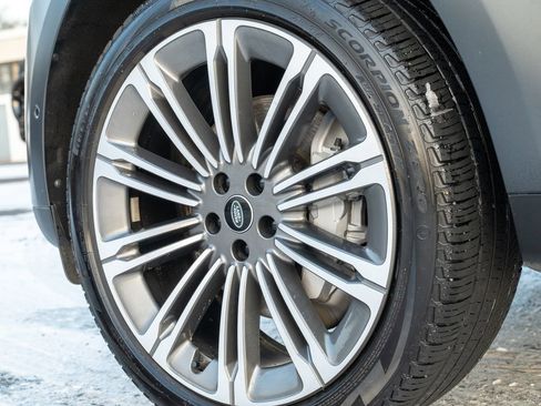 Used 2024 Land Rover Range Rover Sport SE image 9