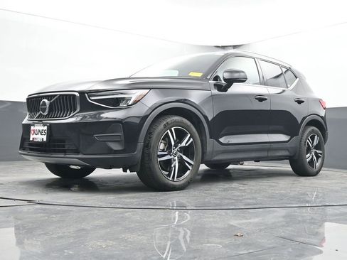 Used 2025 Volvo XC40 B5 Core AWD/4WD image 25