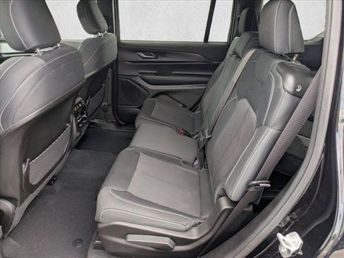 Used 2025 Jeep Grand Cherokee L Laredo RWD image 16